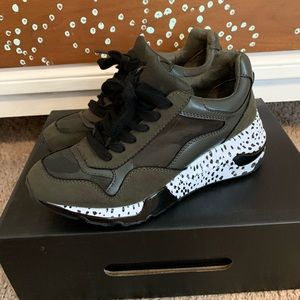 size 6.5 women’s steve madden shoes worn once